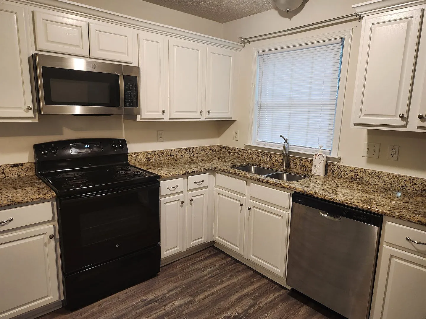 4 bed 2 bath Cape Cod - Chesterfield/Salem Church Rd area — Photo 4