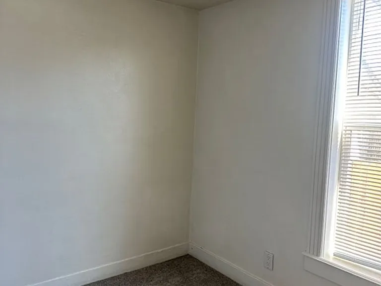 726 N 11th Ave — Photo 13