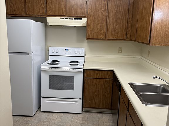 4th image of 126 N Meyers Dr APT C