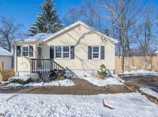 48 Tufts Trl, Hopatcong, NJ 07843