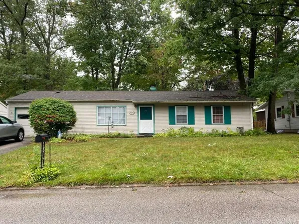 320 Southwood Dr, Michigan City, IN 46360