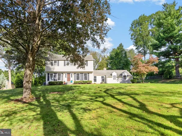 735 Monument Rd, Malvern, PA 19355