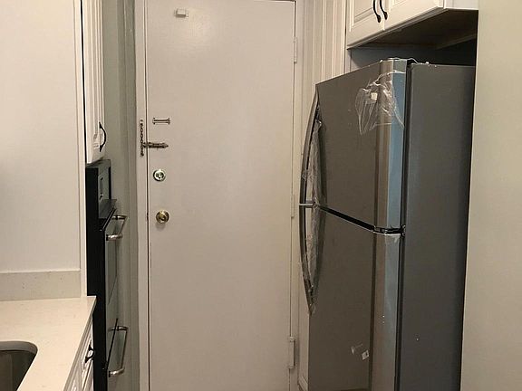 2nd image of 10500 Rockville Pike Unit 1020
