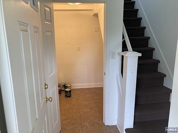 4th image of 12 E Summit Ave Floor 2