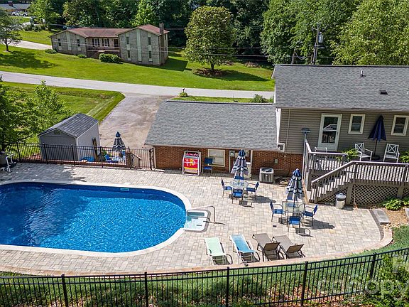 4th image of 2959 Ramblewoods Dr