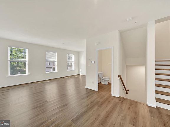 5th image of 7819 Wolf Run Ln