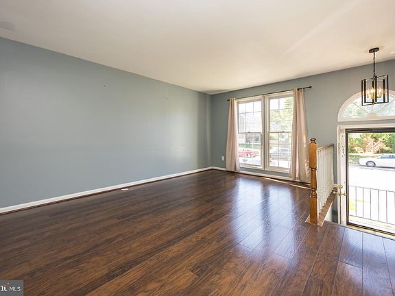 5th image of 517 Corsica Ave
