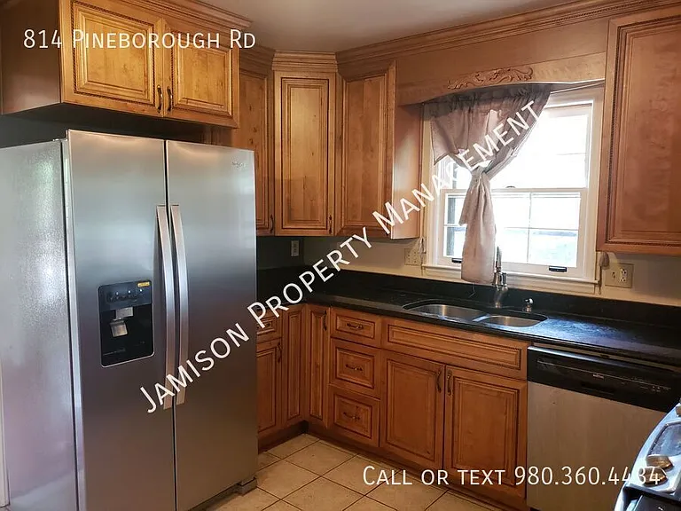 814 Pineborough Rd — Photo 12