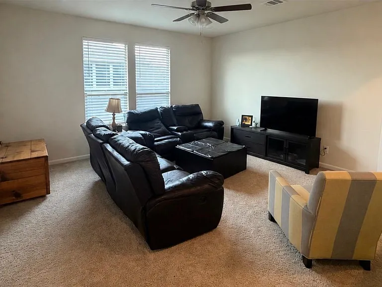 1008 Mosby Ln — Photo 15