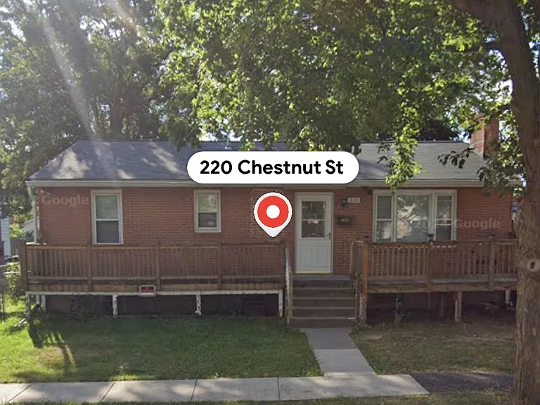 220 Chestnut St — Photo 1