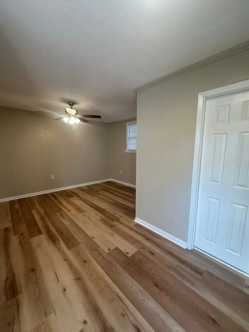 3 Bed 2 Bath House — Photo 3