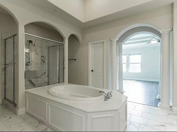 5th image of 2677 Sherwood Dr
