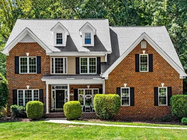 3602 Brooks Hill Ct, Browns Summit, NC 27214