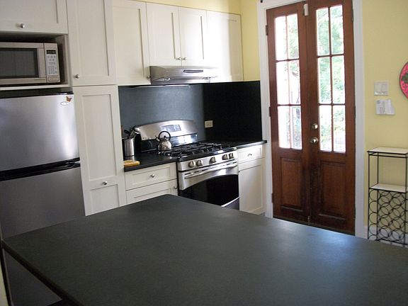 3rd image of 931 Governor Nicholls St APT 1C