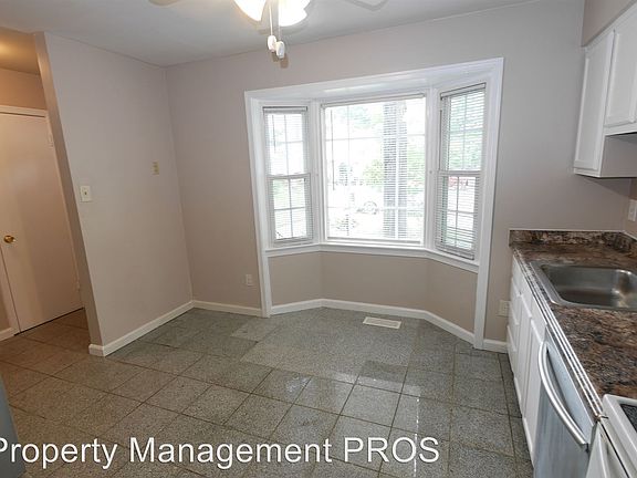 3rd image of 4521 Canary Ct