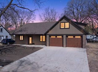 527 Miller Ave SW, Hutchinson, MN 55350