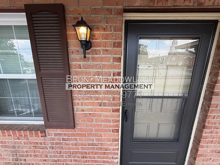 128 Lynnwood Dr #9 — Photo 3