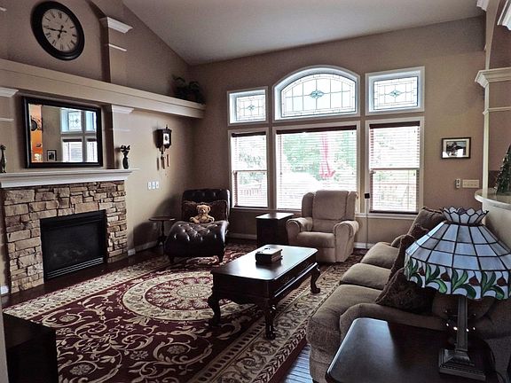 3rd image of 8660 Marais Dr