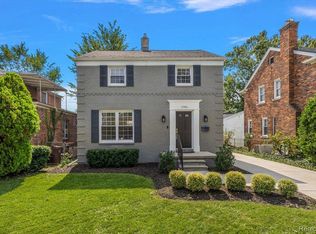 1761 Anita Ave, Grosse Pointe Woods, MI 48236