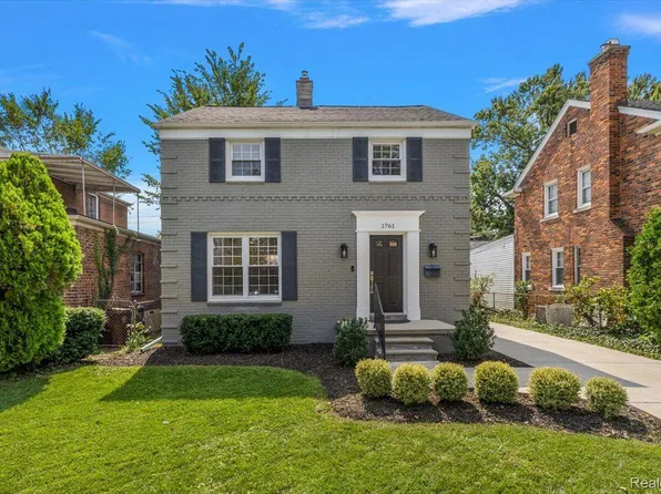 1761 Anita Ave, Grosse Pointe Woods, MI 48236
