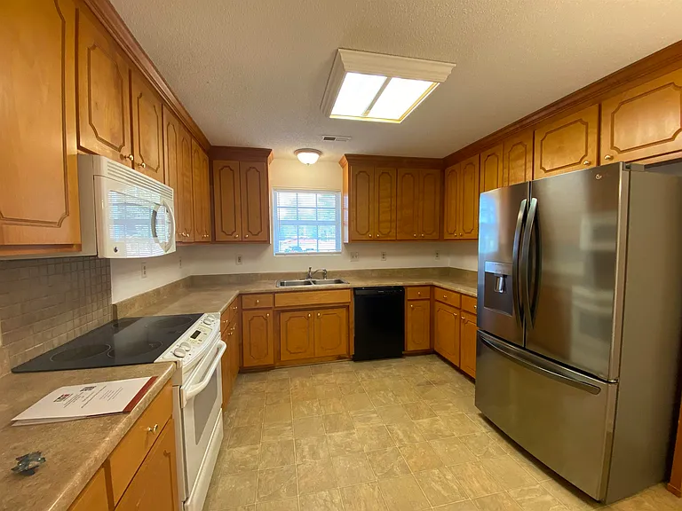 252 Bethesda Rd #A — Photo 3
