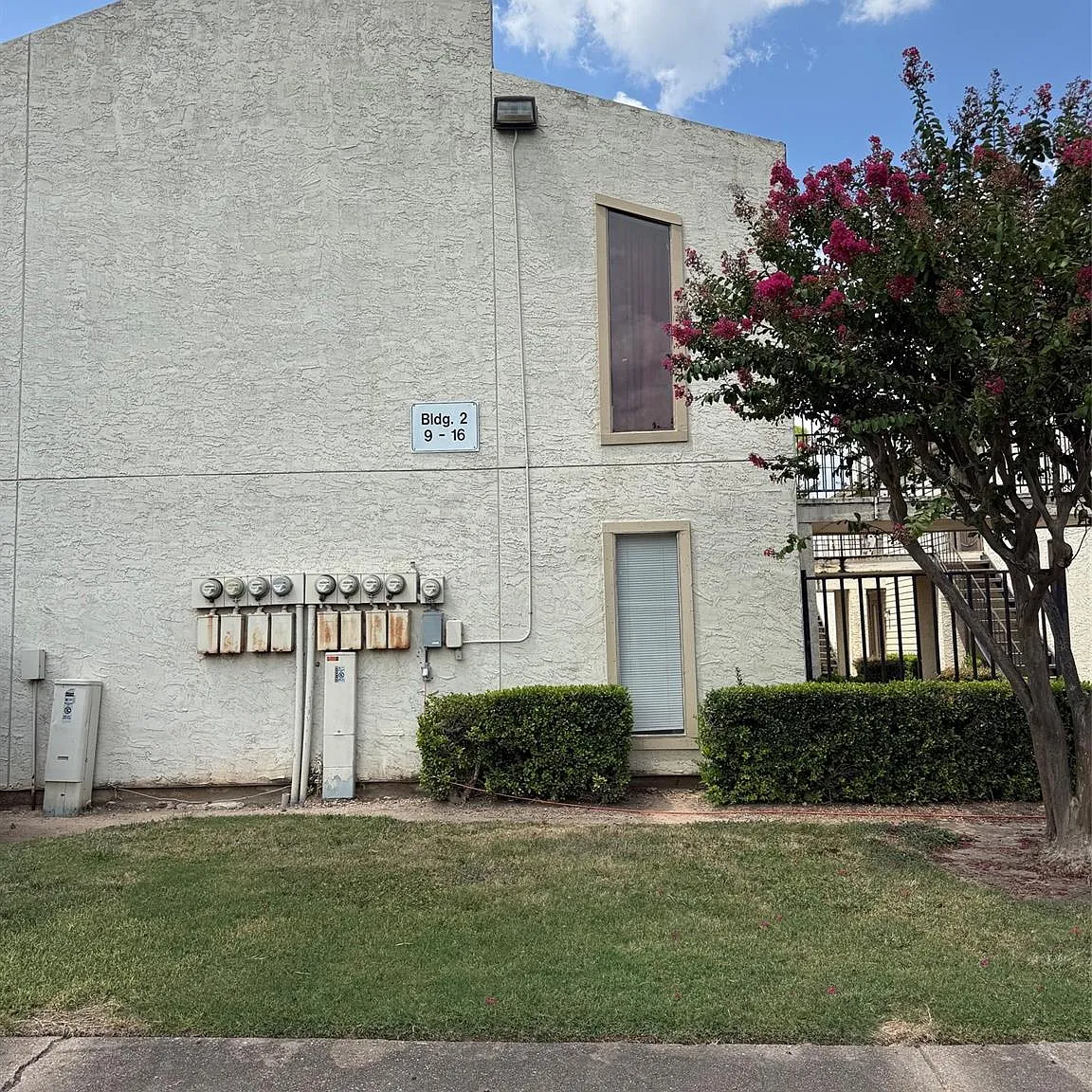 1 bed, 1.0 bath, 690 sqft, $1,000 — Photo 2