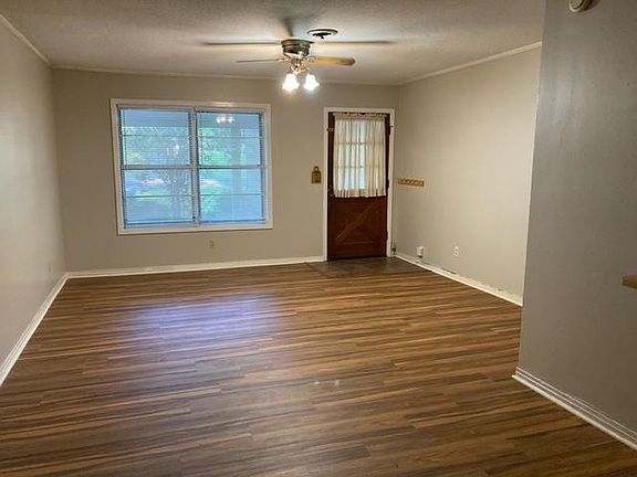 4th image of 529 Avenue Of Patriots St