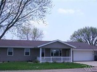 47973 W 5th St, Canton, SD 57013