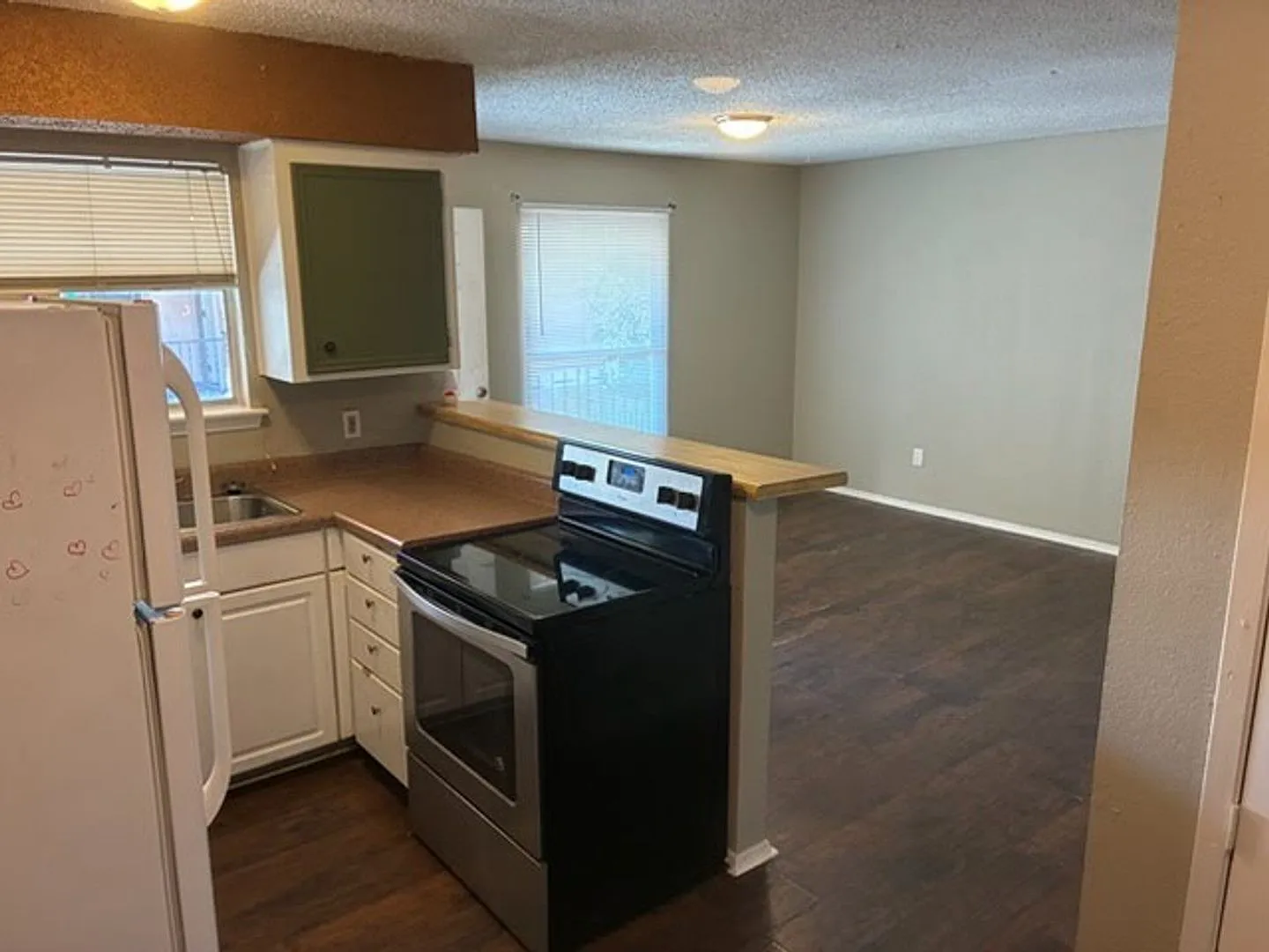 210 N Vanderveer St #7 — Photo 4