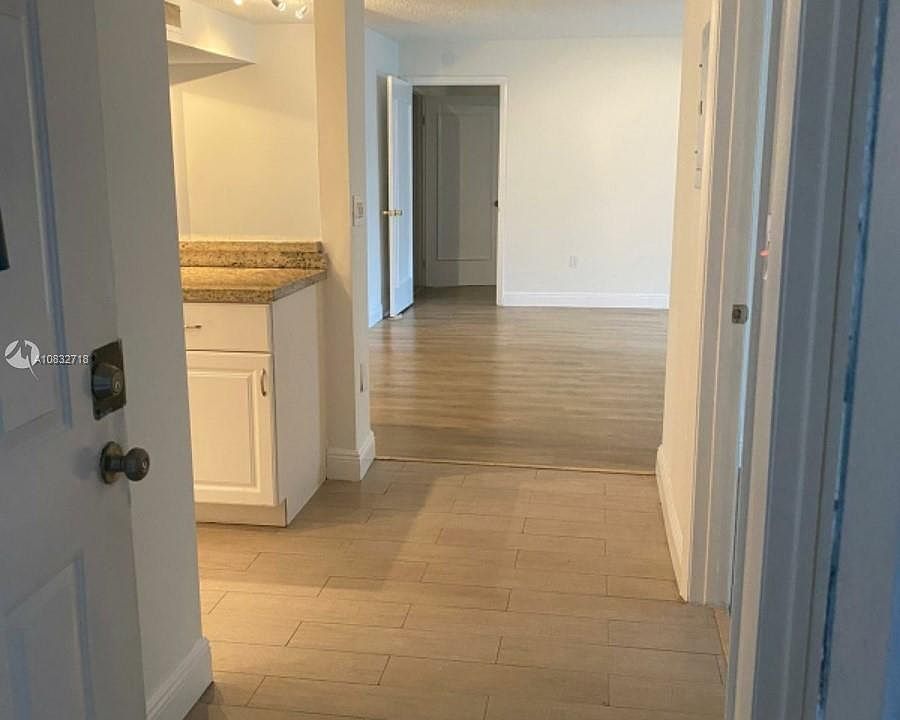 1st image of 20760 NE 4th Ct APT 104