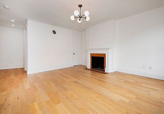 2nd image of 268 Henry St APT 4f