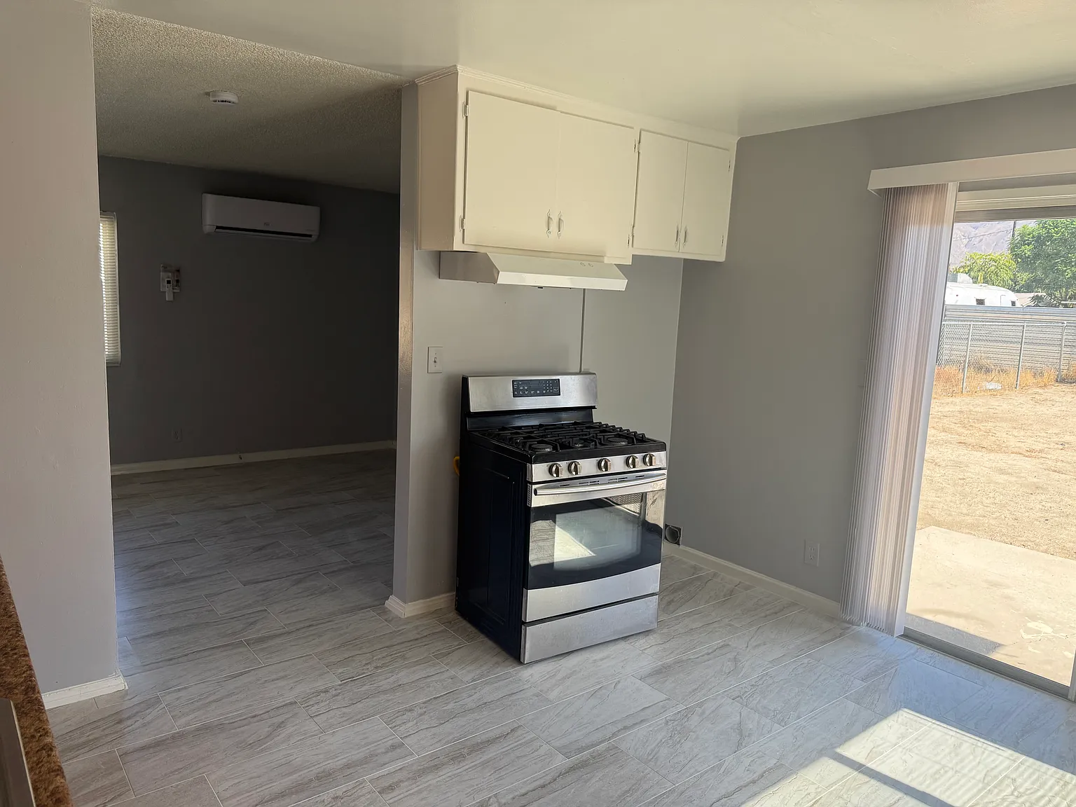 2 bed, 974 sqft, $1,950 — Photo 4