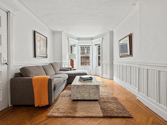 3rd image of 283 Park Pl