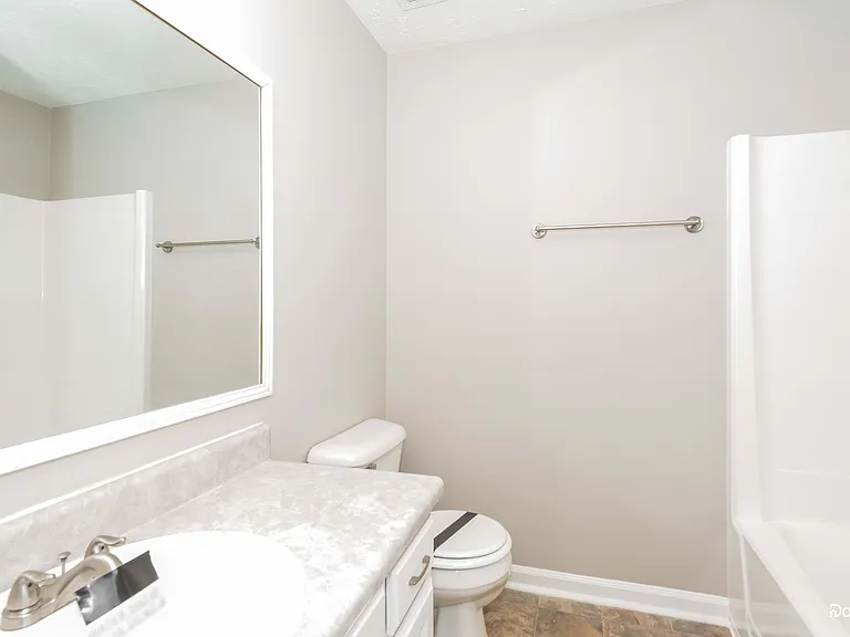 514 Freedom Ct — Photo 10