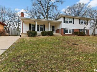 2343 Chatham Rd, Springfield, IL 62704