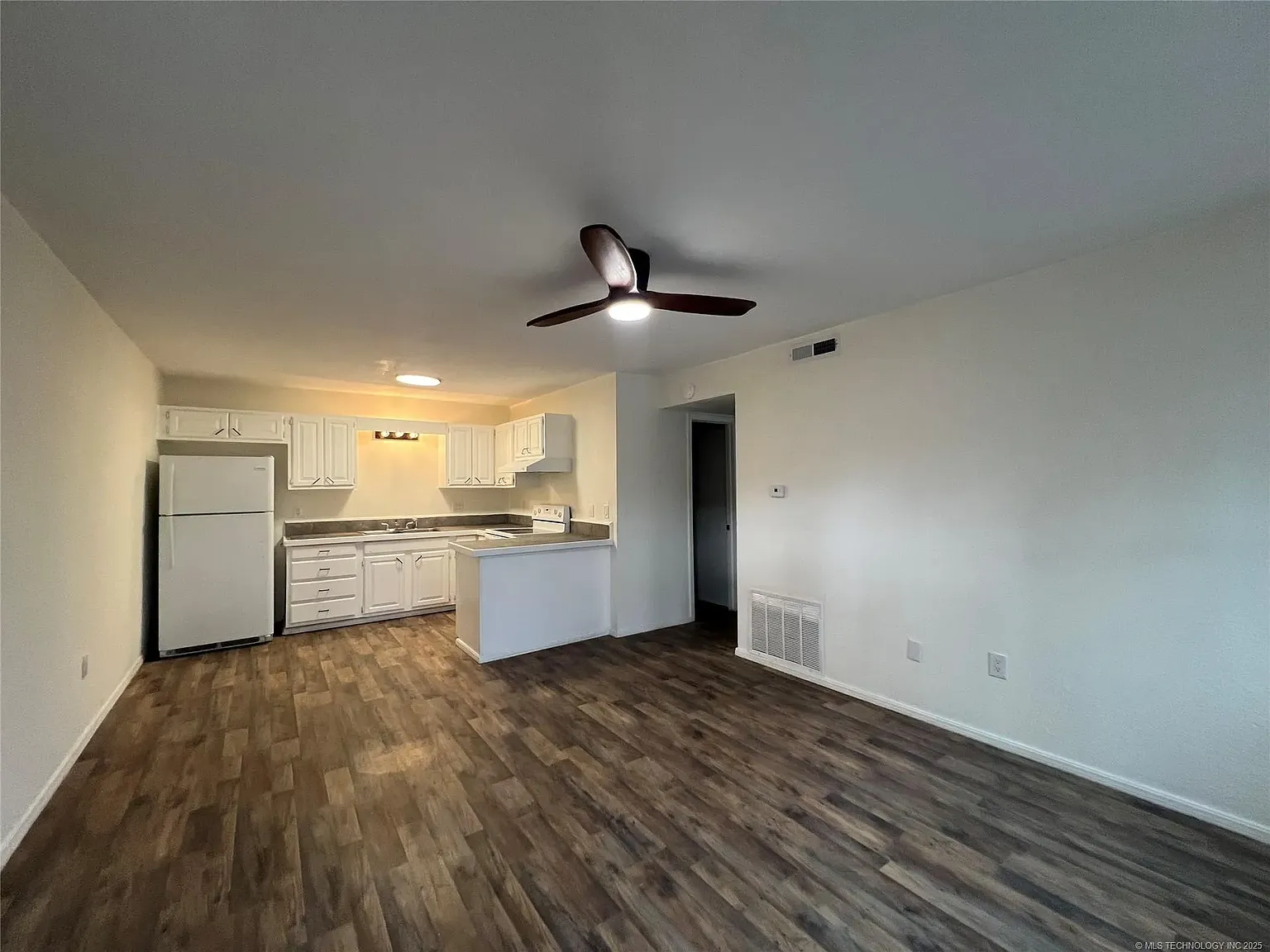 501 E Allen Rd — Photo 3