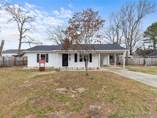 3703 Cherry Blossom Ln, Hope Mills, NC 28348