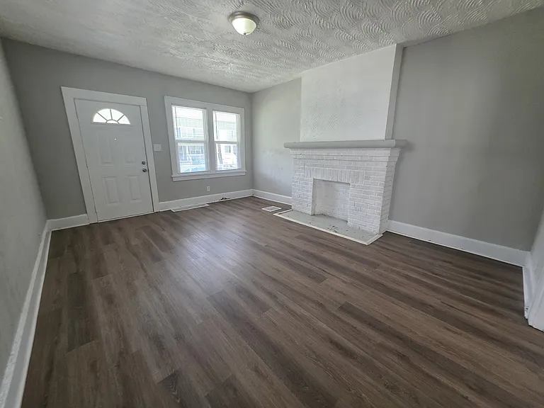 826 Leona Ave — Photo 14
