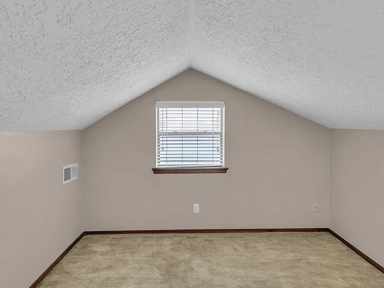 2321 W Louisville St — Photo 20