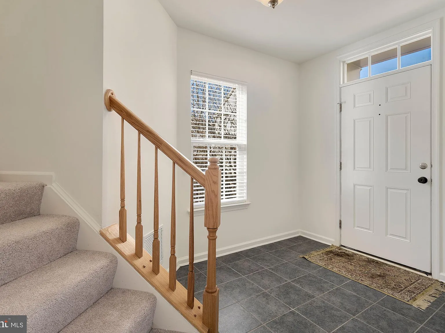 4 bed, 3.5 bath, 2000 sqft, $3,395 — Photo 3
