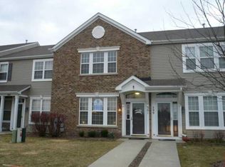 301 Springbrook Trl S, Oswego, IL 60543