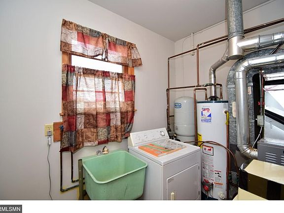 5th image of 19541 E Front Blvd NE