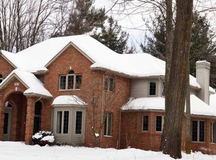 2112 N Yasimin Ct, Midland, MI 48642