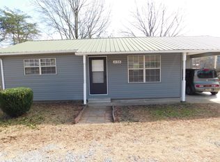 1135 8th St, Etowah, TN 37331