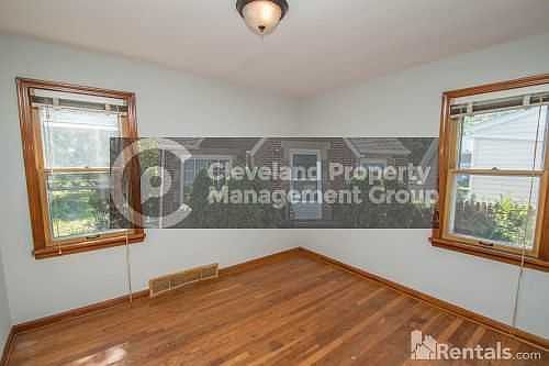 5th image of 19070 Pasnow Ave