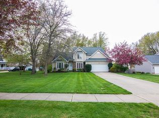 5522 Grace Dr, Mentor, OH 44060