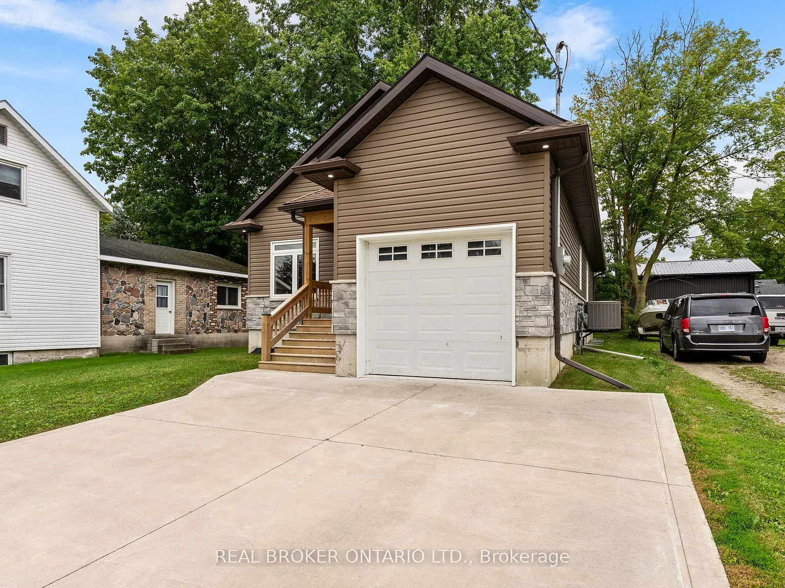 4 bed, $2,600 — Photo 3