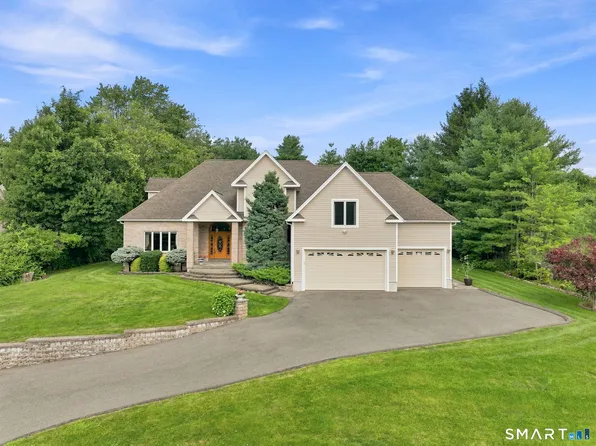 44 Chippenwood Lane, Bristol, CT 06010