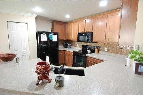 1st image of 6955 Hawthorne Trace Ln