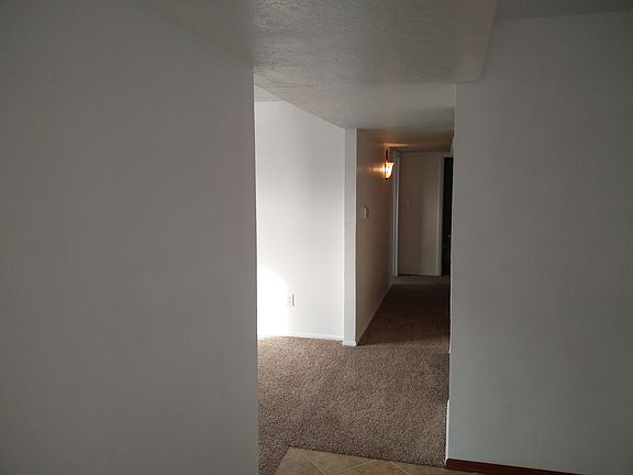 5th image of 7513 Gill St NE